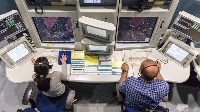 Unos 1.700 candidatos optarán a las 99 nuevas plazas de controlador aéreo de Enaire