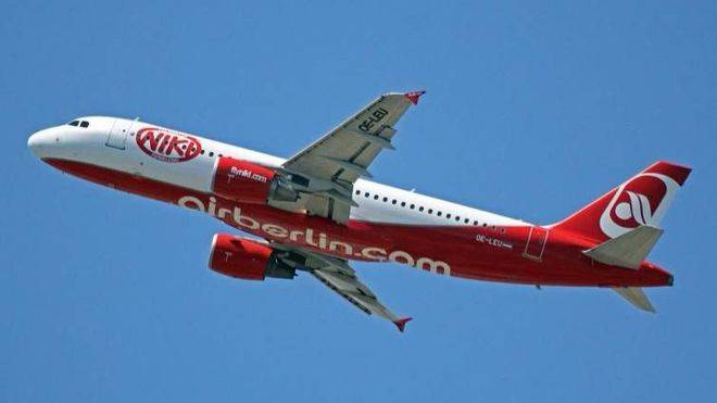 IAG compra la aerolínea austríaca NIKI por 20 millones de euros