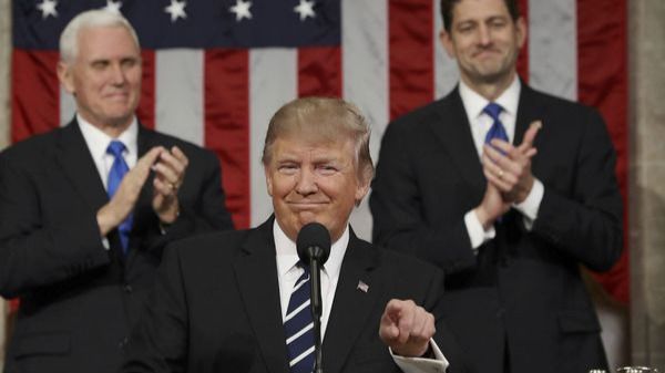 Donald Trump critica a los inmigrantes de 'los países de mierda'