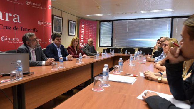 Tenerife presenta la campaña Súbete a la nube destinada a las pymes