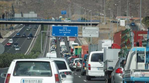 Tráfico elaborará un estudio sobre la idoneidad del carril Bus VAO de la TF-5