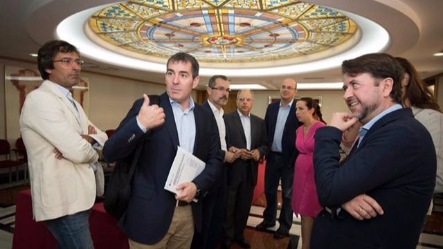 Acuerdo entre Ejecutivo y cabildos para reclamar una nueva financiación