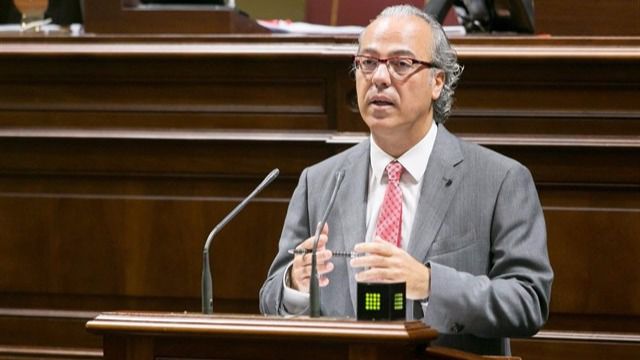 Morera descarta dimitir y avisa de que no dará 'ni un paso atrás' en los servicios