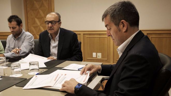 Clavijo llama a hacer 'una profunda reflexión' sobre las listas de espera en Sanidad