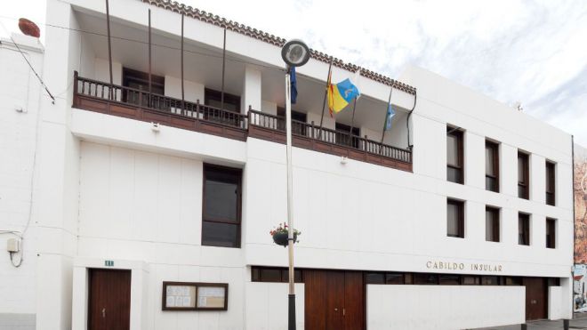 Cabildos y ayuntamientos recibirán unos 30 millones del bloque de financiación canaria