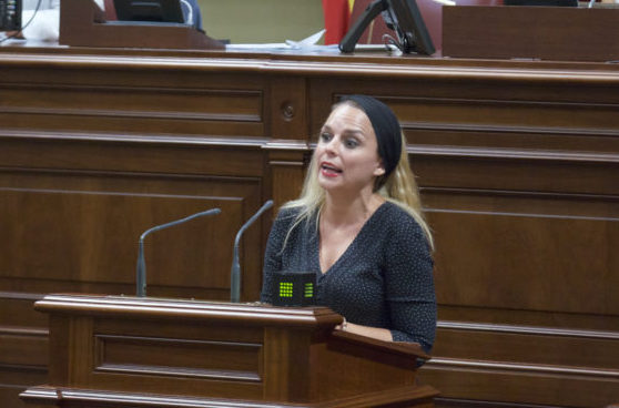Podemos exige medidas económicas para que “retorne la juventud exiliada canaria del siglo XXI”