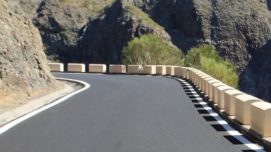 Alonso: El Cabildo está realizando una 'potente' inversión en las carreteras