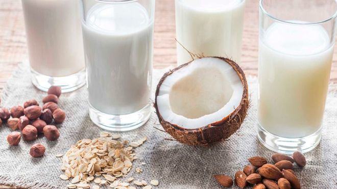 La OCU advierte de que las bebidas vegetales no son sustitutivas de la leche