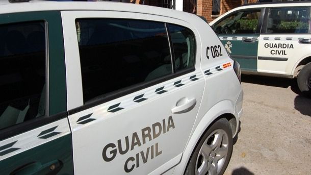 Un hombre se entrega a la Guardia Civil tras matar a su hijo de ocho años
