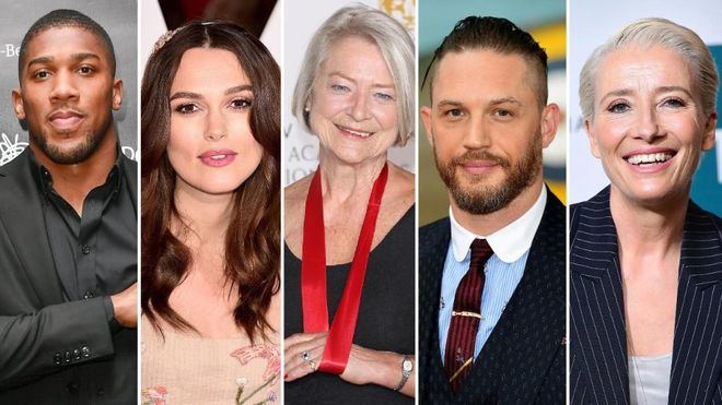 Las actrices Emma Thompson y Keira Knightley, condecoradas por la reina Isabel II