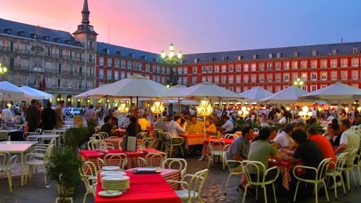 Los españoles gastarán 2.070 euros de media en las vacaciones estivales