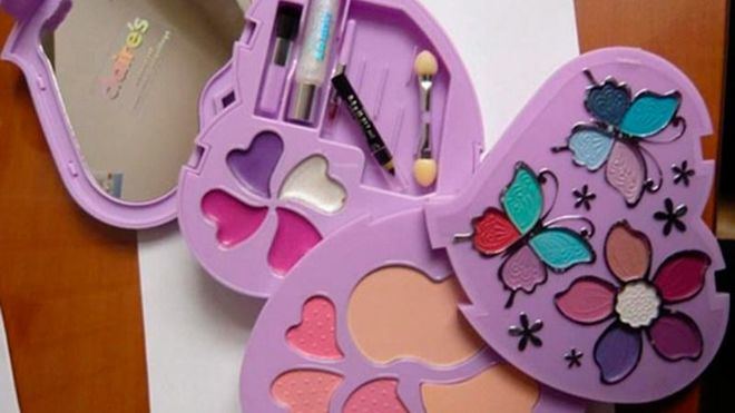 La OCU alerta de presencia de amianto en una marca de maquillaje infantil