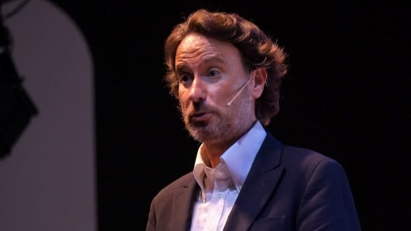 'Aspiramos a ser normales, pero vivimos en un mundo lleno de tarados'