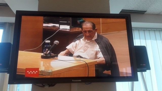 Suspenden el juicio de los bebés robados tras hospitalizar al doctor Vela