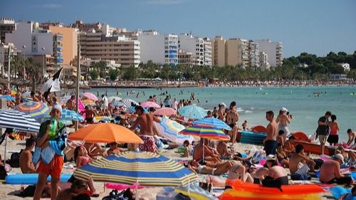 España recibirá 30,4 millones de turistas este verano