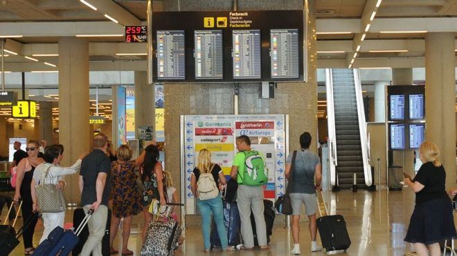 El ministro Ábalos confirma por Twitter que Moncloa aprobará este viernes el descuento del 75 por cien