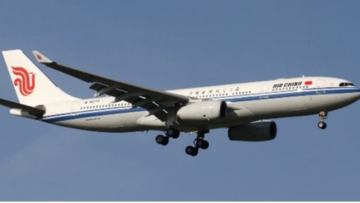 El copiloto se pone a fumar y el avión debe descender 6.500 metros