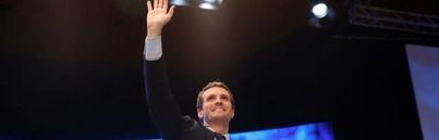 Pablo Casado arrasa a Santamaría