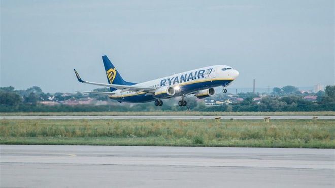 Nueva reunión entre la Dirección General de Trabajo y Ryanair y los sindicatos ante la huelga de mañana