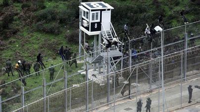 Interior retirará las concertinas Melilla y Ceuta "inmediatamente"