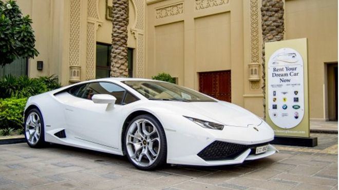 Alquila un Lamborghini en Dubai y le ponen 33 multas en cuatro horas