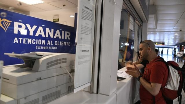 Ryanair se disculpa por enviar cheques de compensación defectuosos