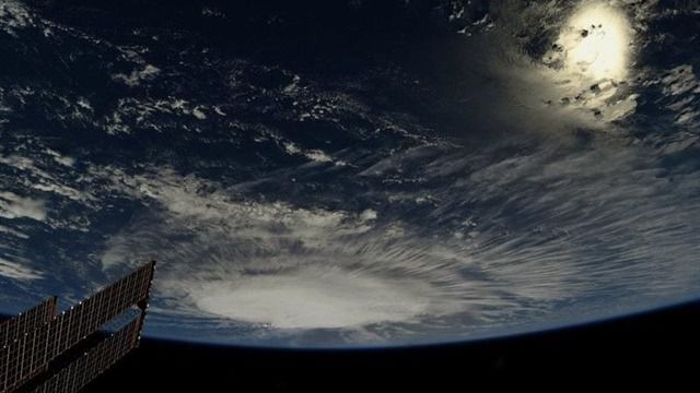 Florence se convierte en huracán de categoría 2 pero sigue siendo mortal