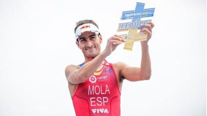 Mario Mola se proclama campeón del mundo de triatlón por tercer año consecutivo