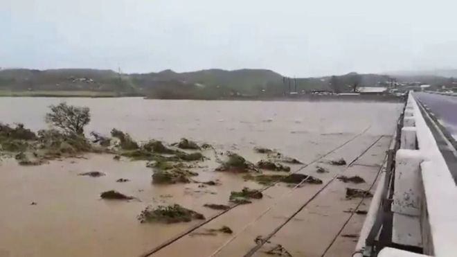 Mangkhut deja 65 muertos y centenares de heridos tras arrasar Filipinas