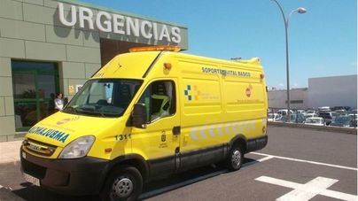 En estado crítico tras caer desde el segundo piso de un hotel en Mogán