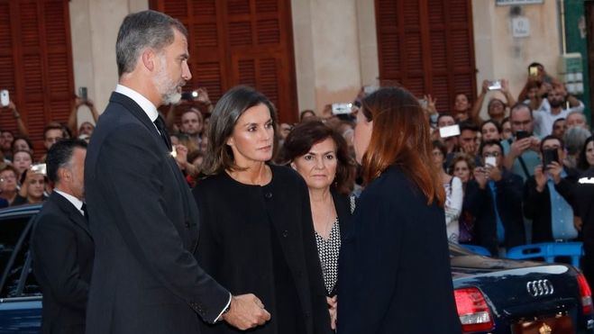 Mil personas abarrotan la iglesia de Manacor en el funeral por las víctimas