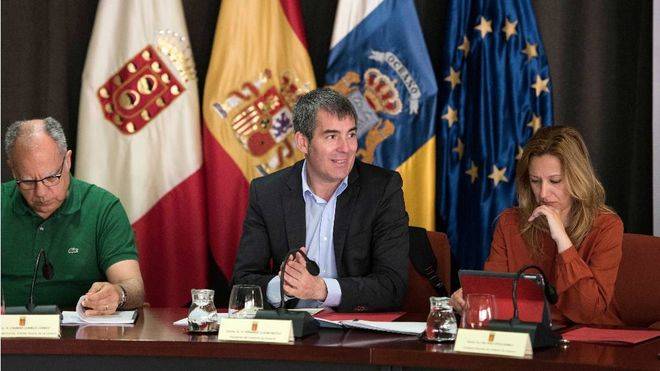 Clavijo destaca la apuesta de La Gomera por ofrecer a sus jóvenes un futuro laboral en la isla