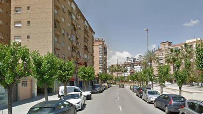 Una mujer se lanza desde un sexto piso de Murcia con su hijo de cuatro años en brazos