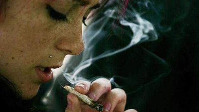 Los jóvenes que consumen cannabis tienen más riesgo de sufrir esquizofrenia
