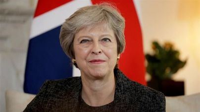 May recibe el respaldo de su Gobierno para defender el acuerdo del "brexit"