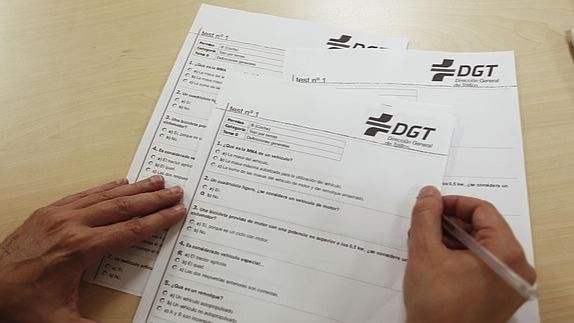 Condenan al principal acusado del entramado que cobraba por conseguir carnés de conducir