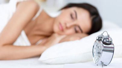 Alcohol y falta de sueño ¿cómo afectan a nuestra piel?