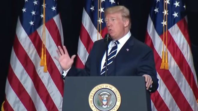 Tronchante: Trump canta en alemán una canción de Rammstein