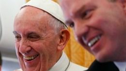 Dimite el portavoz del Papa y su 'número dos', Paloma García Ovejero