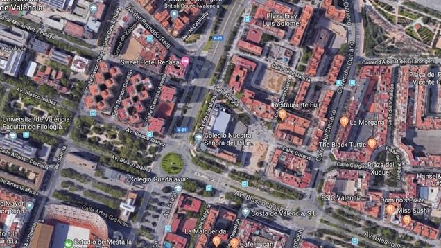 Una joven de 17 años muere al caer por el hueco de la escalera de un colegio