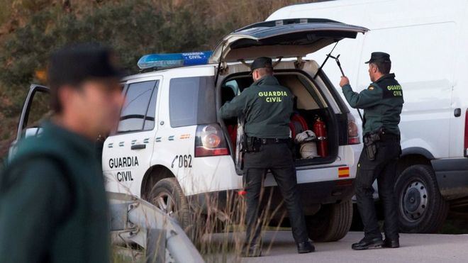 Hallan pistas del niño de dos años caído en un pozo de cien metros en Málaga