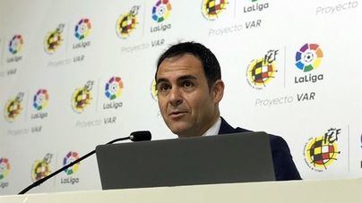 Los árbitros admiten errores pero están "contentos" con el VAR