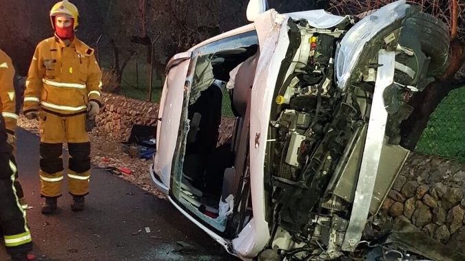 Un hombre de 63 años en estado grave tras volcar con su coche en la carretera de Bunyola