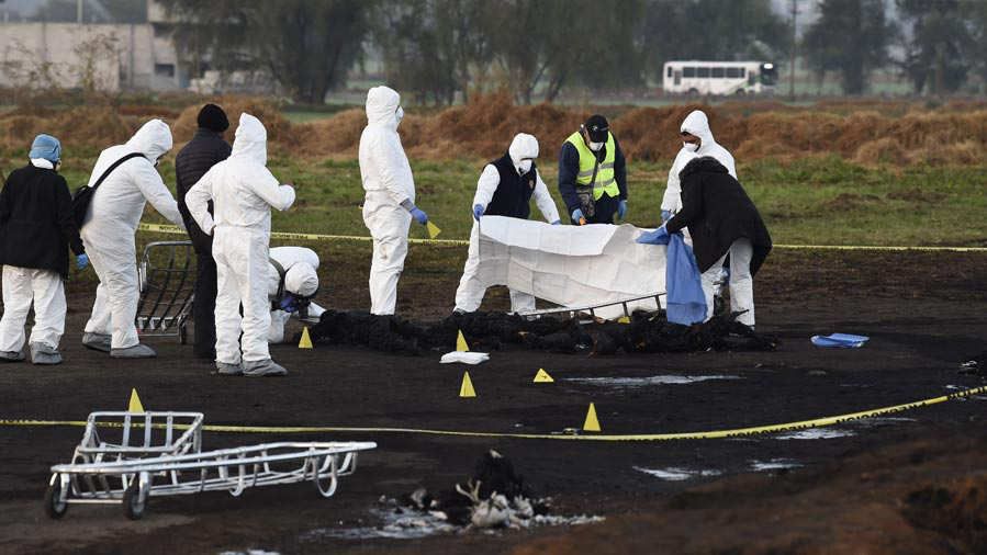 Asciende a 73 la cifra de muertos en explosión por robo de gasolina en México