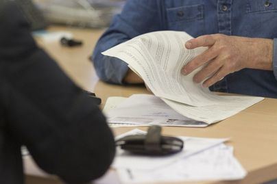 Denuncian que miles de trabajadores públicos no cobran el alza de 2018