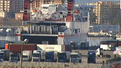 La estiba portuaria espera que el Gobierno acabe la reforma del sector en breve
