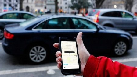 Competencia arremete contra las comunidades que regulan los VTC