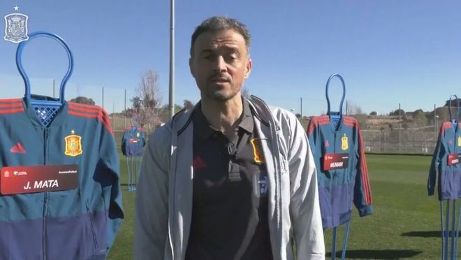 Luis Enrique introduce 8 novedades en La Roja