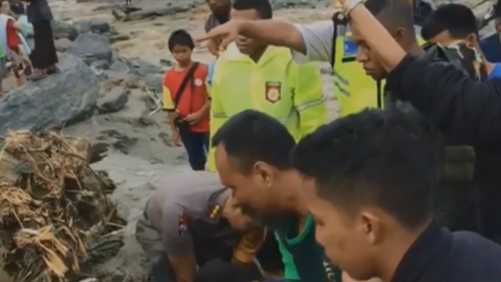 Al menos 92 muertos en las inundaciones de Indonesia