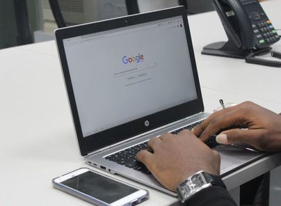 La Comisión Europea multa a Google con 1.490 millones